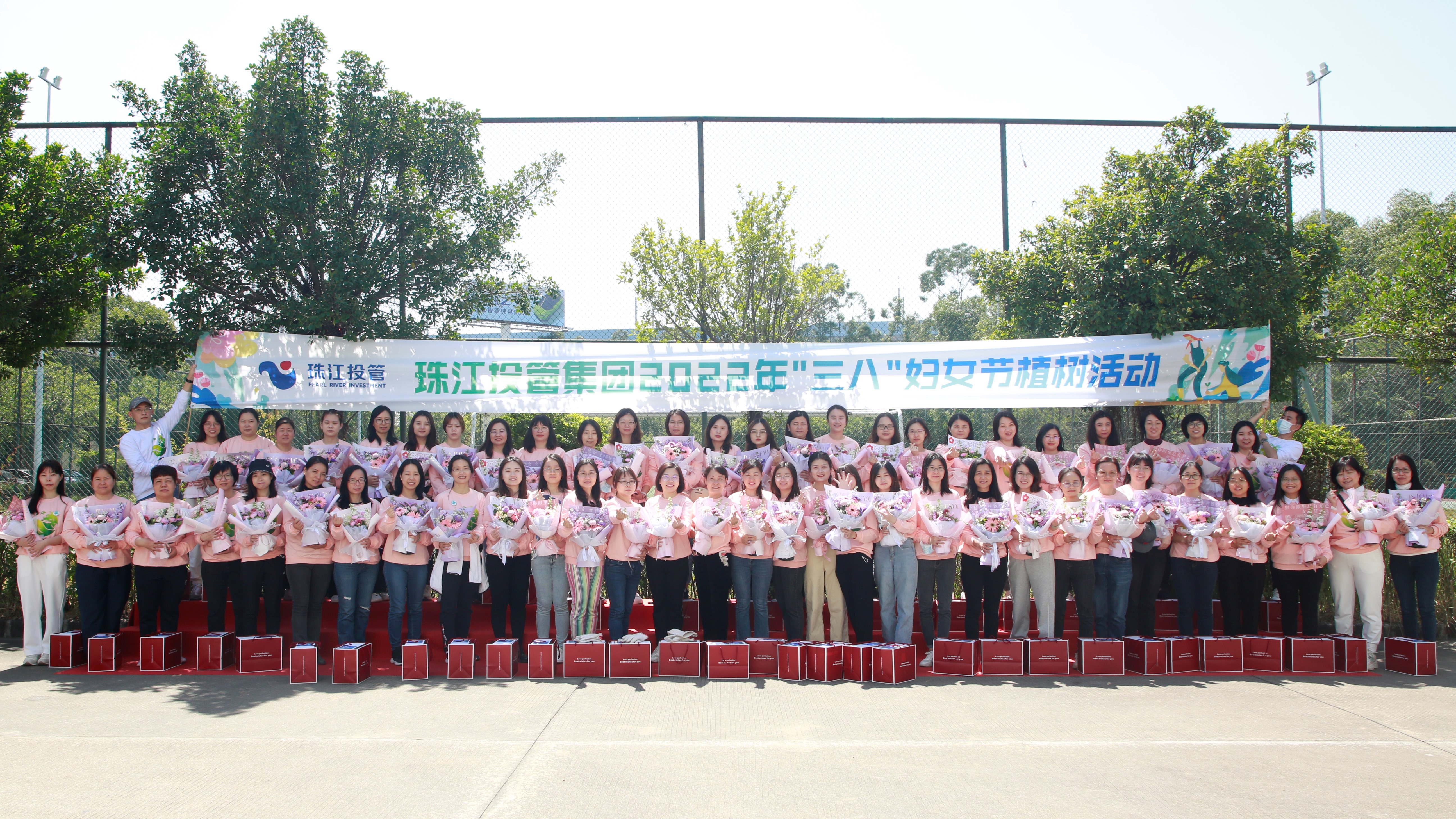 合影2.JPG 合影2.JPG