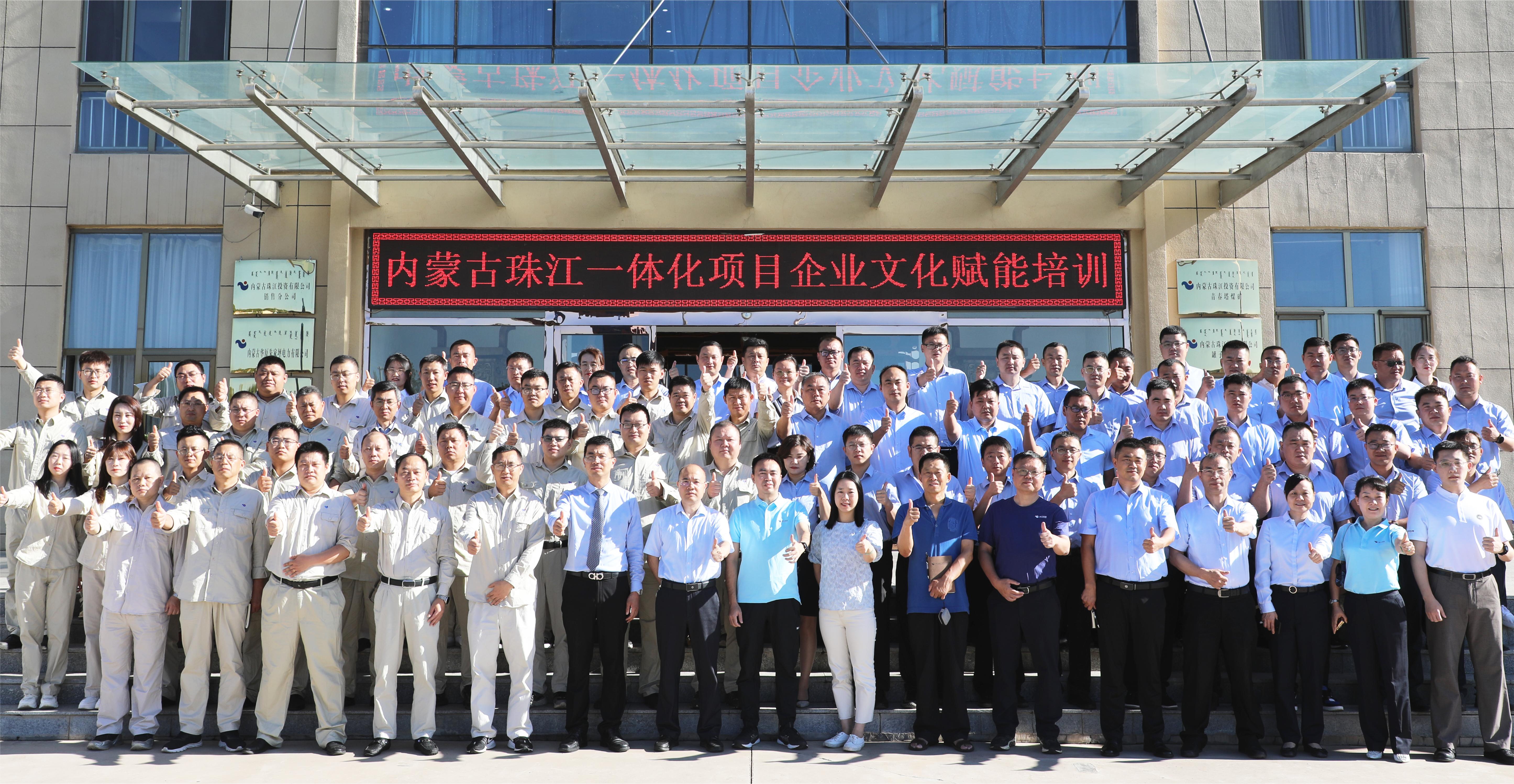 1合影.jpg 1合影.jpg