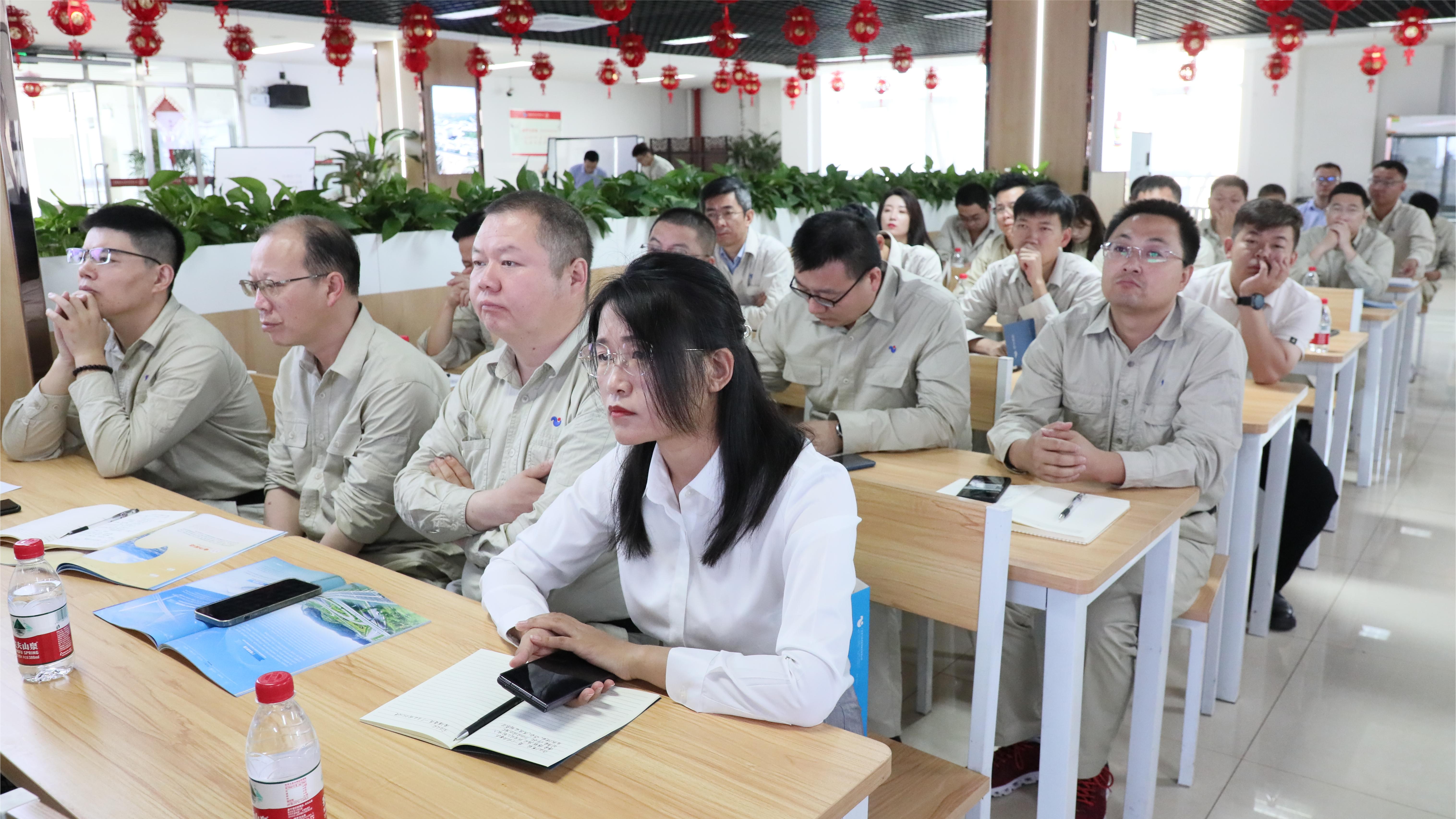 学习现场3.JPG 学习现场3.JPG